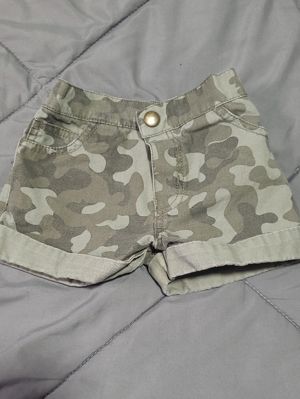 Girls Camo Roll-Cuff Denim Shorts - Olive Green